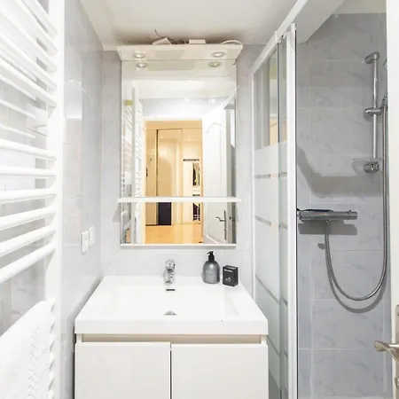 Apartment #33 Staywizus - Heart Of Old Town Ac 5mins Walk To Nizza